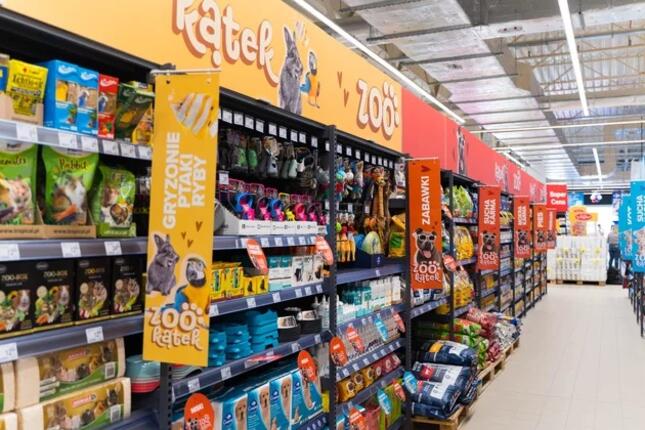 Carrefour Polska zaprezentował właśnie nowy koncept handlowy dla kategorii zoologicznej